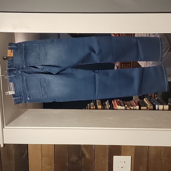 Hasley Jeans - Picture 2 of 6